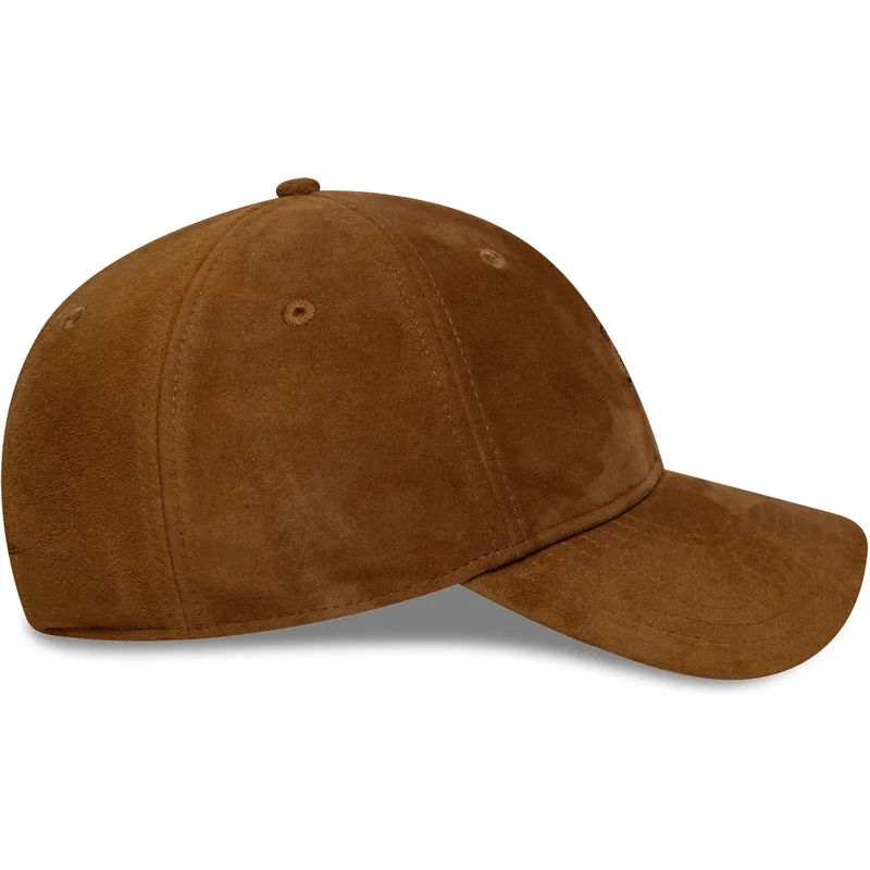 shapka-izvita-kafyav-reguliruem-9twenty-suede-na-new-york-yankees-mlb-ot-new-era