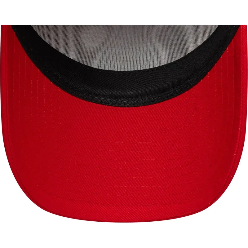 shapka-izvita-chervena-snapbek-9forty-e-frame-na-ducati-motor-motogp-ot-new-era