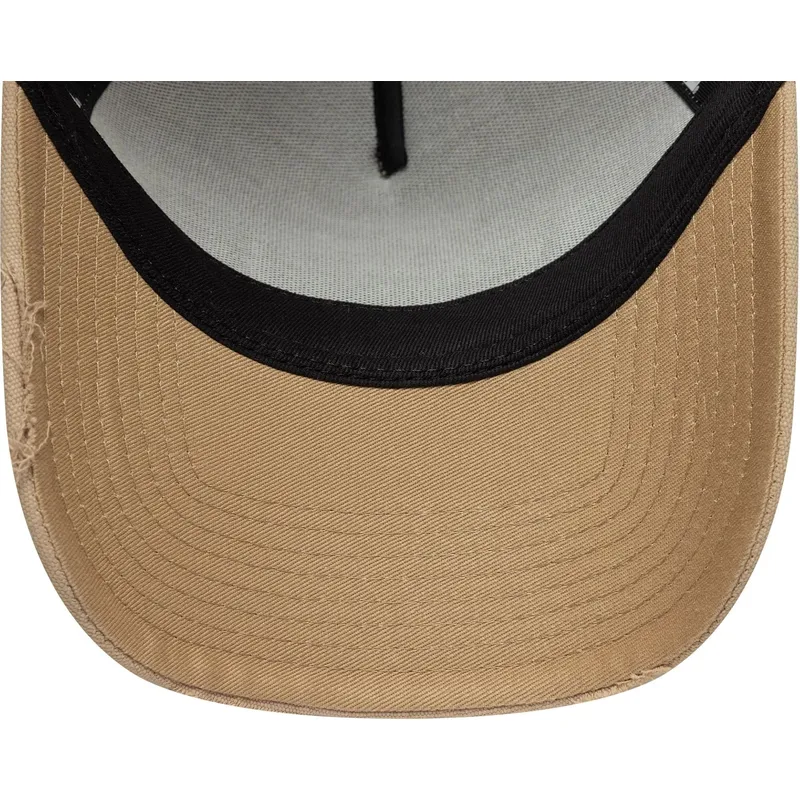 shapka-izvita-traker-kafyav-snapbek-a-frame-oval-canvas-distress-ot-new-era