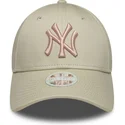shapka-izvita-bezhov-reguliruem-rosa-9forty-league-essential-na-new-york-yankees-mlb-ot-new-era