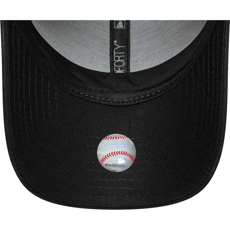 shapka-izvita-cherna-reguliruema-9forty-bow-back-na-new-york-yankees-mlb-ot-new-era shapka-izvita-cherna-reguliruema-9forty-bow-back-na-new-york-yankees-mlb-ot-new-era