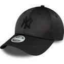 new-era-izvita-kozirka-damska-cherno-logo-9forty-saten-new-york-yankees-mlb-cherna-shapka-s-tik-tak