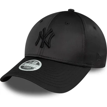 Schwarze gebogene Snapback-Kappe mit schwarzem Logo für Damen 9FORTY Satin der New York Yankees MLB von New Era