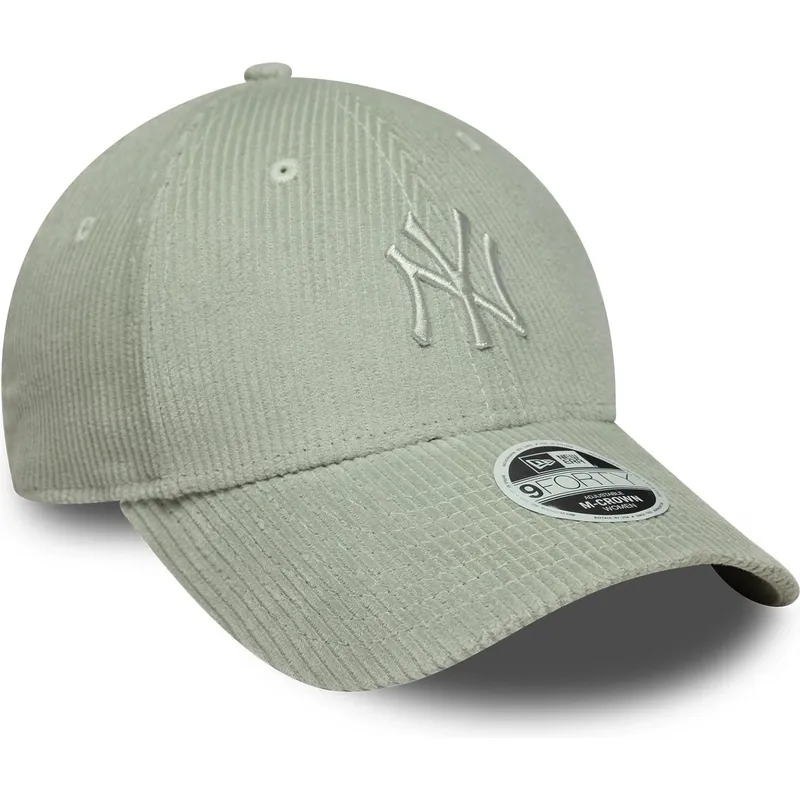lysegron-justerbar-kurvet-kasket-med-gront-logo-til-kvinder-9forty-m-crown-pastel-cord-fra-new-york-yankees-mlb-fra-new-era