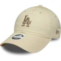 beige-justerbar-buet-kasket-med-beige-logo-til-kvinder-9twenty-league-essential-midi-fra-los-angeles-dodgers-mlb-fra-new-era