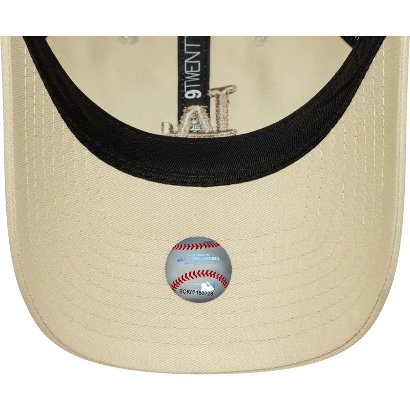 new-era-curved-brim-damska-9twenty-league-essential-midi-los-angeles-dodgers-mlb-bezhova-reguliruema-shapka-s-bezhovo-logo