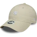 shapka-izvita-bezhov-reguliruem-9twenty-washed-mini-na-new-york-yankees-mlb-ot-new-era