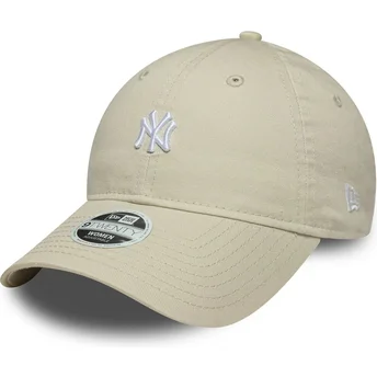 Шапка извита бежов adjustable strap para mujer 9TWENTY Washed Mini на New York Yankees MLB от New Era
