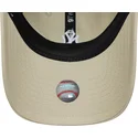 shapka-izvita-bezhov-reguliruema-9twenty-washed-mini-na-new-york-yankees-mlb-ot-new-era