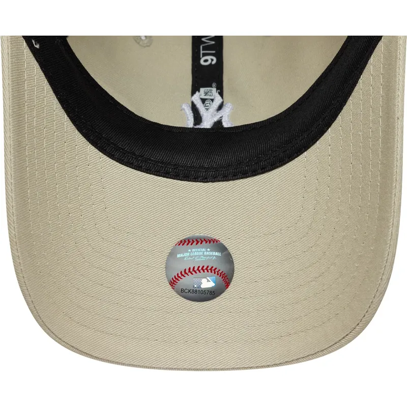 shapka-izvita-bezhov-reguliruema-9twenty-washed-mini-na-new-york-yankees-mlb-ot-new-era shapka-izvita-bezhov-reguliruema-9twenty-washed-mini-na-new-york-yankees-mlb-ot-new-era