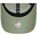 gorra-curva-beige-y-verde-ajustable-para-nino-9forty-league-essential-de-new-york-yankees-mlb-de-new-era