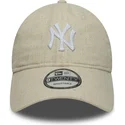 shapka-izvita-bezhov-reguliruema-9twenty-linen-na-new-york-yankees-mlb-ot-new-era