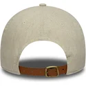 shapka-izvita-bezhov-reguliruema-9twenty-linen-na-new-york-yankees-mlb-ot-new-era