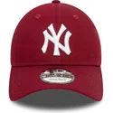 shapka-izvita-chervena-reguliruem-9twenty-league-essential-na-new-york-yankees-mlb-ot-new-era