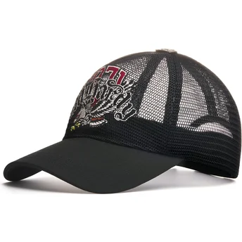 Шапка извита черна снапбек от Ed Hardy