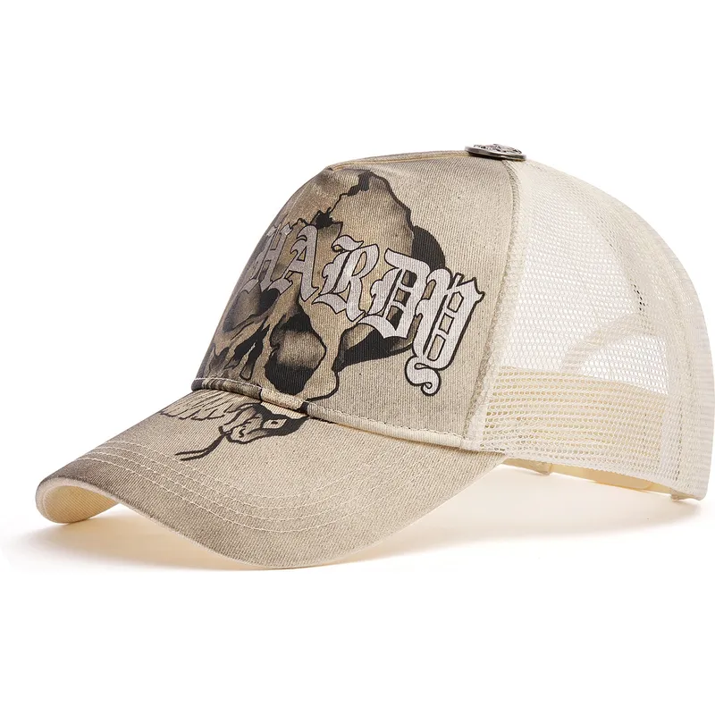 shapka-izvita-traker-bezhov-snapbek-gothic-skull-graphic-ot-ed-hardy