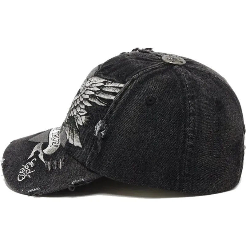 shapka-izvita-cherna-reguliruem-brave-hearts-ot-ed-hardy