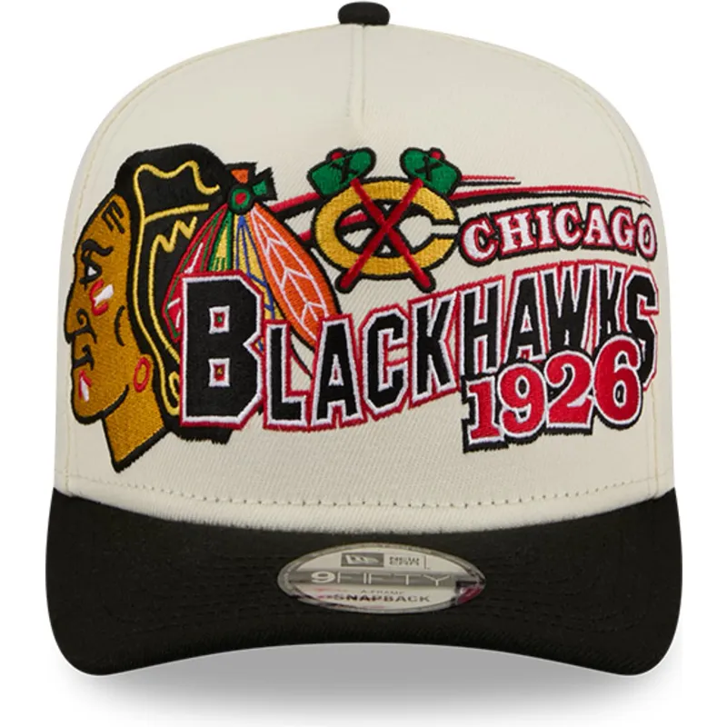 gorra-curva-beige-y-negra-snapback-9fifty-a-frame-classic-de-chicago-blackhawks-nhl-de-new-era