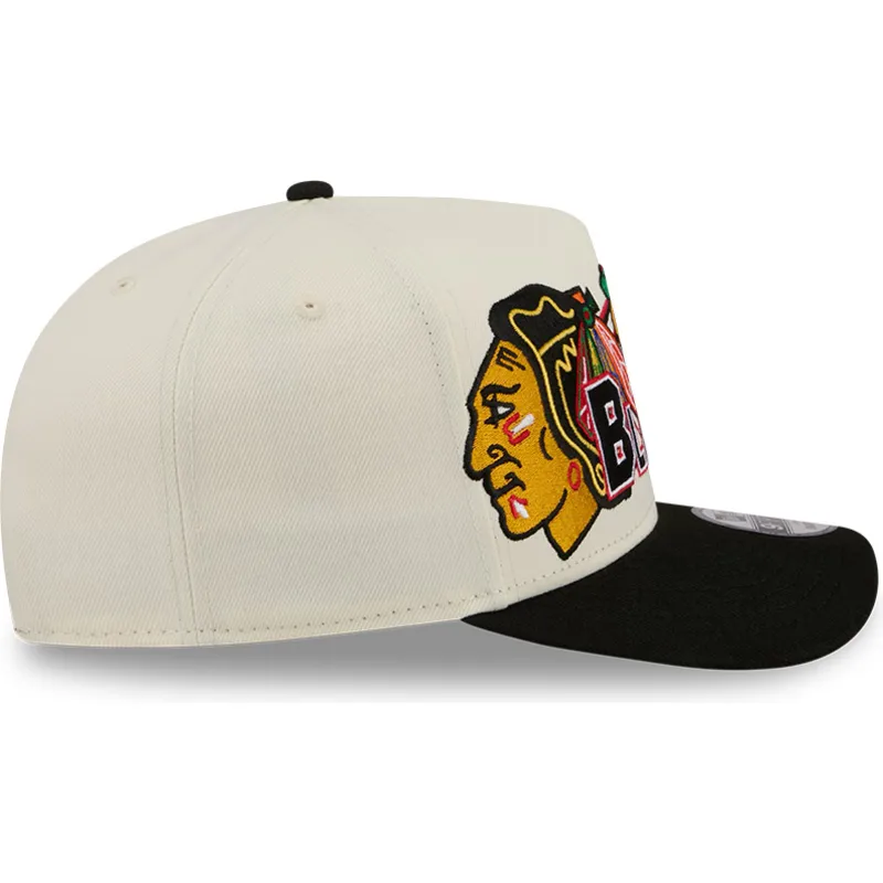 buet-beige-og-sort-snapback-kasket-9fifty-a-frame-classic-fra-chicago-blackhawks-nhl-fra-new-era