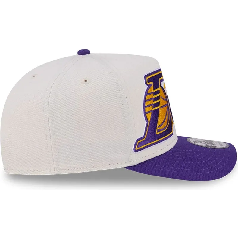 shapka-izvita-bezhov-snapbek-9fifty-a-frame-classic-na-los-angeles-lakers-nba-ot-new-era
