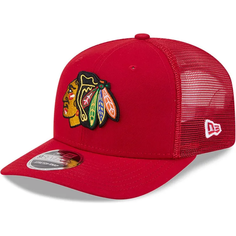 shapka-izvita-chervena-snapbek-9seventy-stretch-snap-eg-na-chicago-blackhawks-nhl-ot-new-era