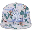 shapka-ploska-mnogocveten-snapbek-9fifty-print-na-new-york-yankees-mlb-ot-new-era