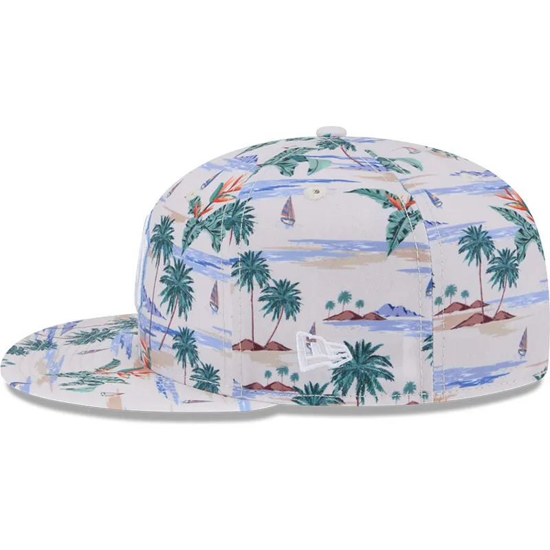shapka-ploska-mnogocveten-snapbek-9fifty-print-na-new-york-yankees-mlb-ot-new-era