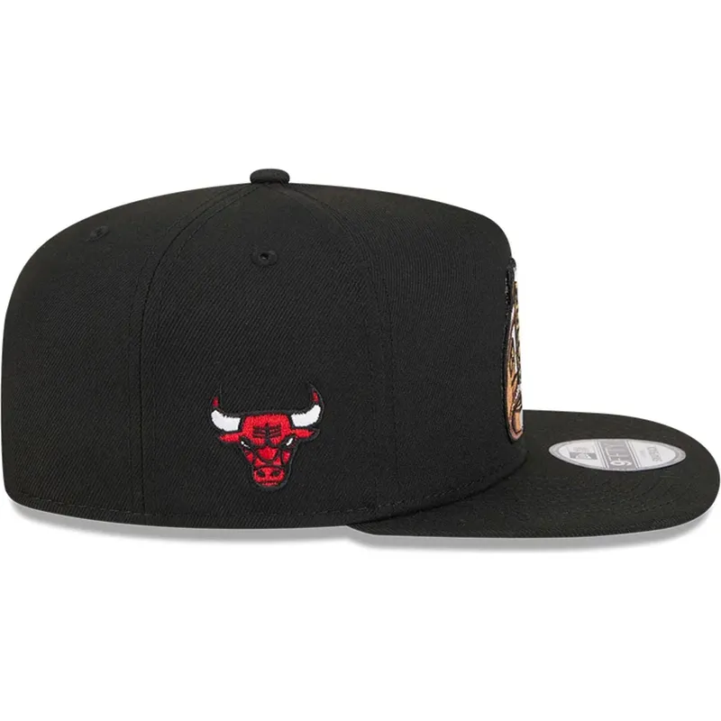shapka-ploska-cherna-snapbek-9fifty-a-frame-ring-na-chicago-bulls-nba-ot-new-era