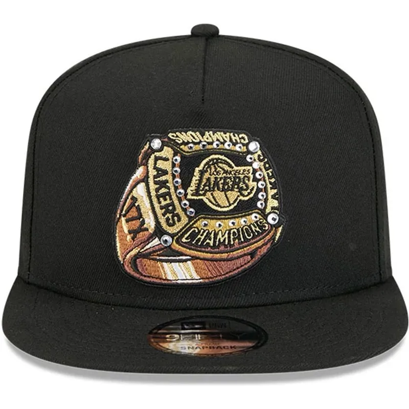 shapka-ploska-cherna-snapbek-9fifty-a-frame-ring-na-los-angeles-lakers-nba-ot-new-era