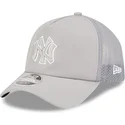 shapka-izvita-traker-siv-snapbek-9forty-apex-batting-practice-na-new-york-yankees-mlb-ot-new-era