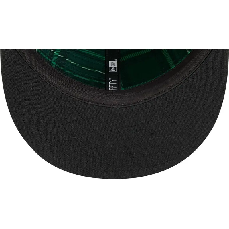 shapka-ploska-cherna-prilepnala-59fifty-saint-patrick-s-day-na-new-york-yankees-mlb-ot-new-era
