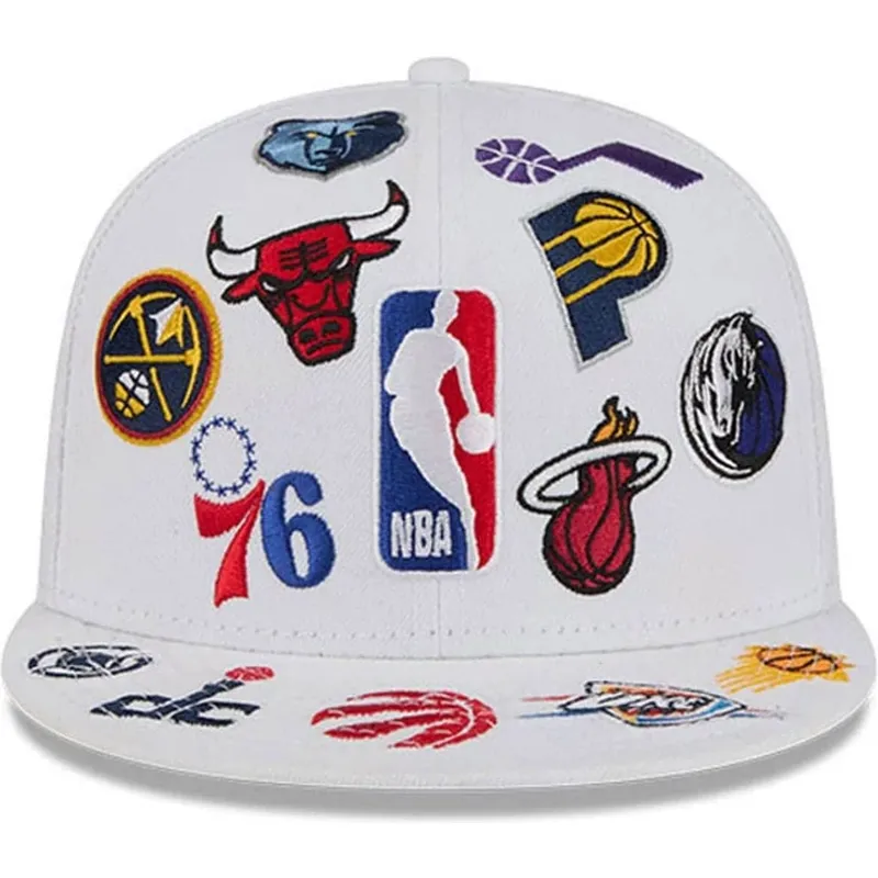 hvid-fitted-59fifty-all-over-nba-flatcap-fra-new-era