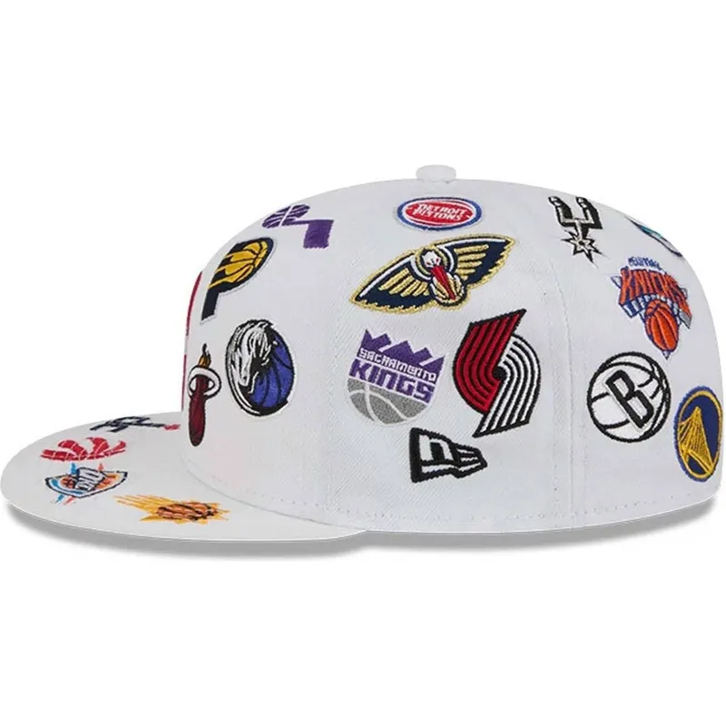 casquette-plate-blanche-ajustee-59fifty-all-over-nba-new-era