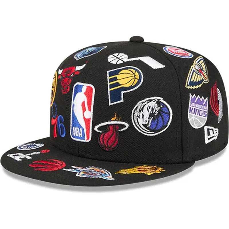 shapka-ploska-cherna-prilepnala-59fifty-all-over-na-nba-ot-new-era shapka-ploska-cherna-prilepnala-59fifty-all-over-na-nba-ot-new-era