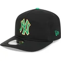shapka-izvita-cherna-snapbek-19twenty-saint-patrick-s-day-na-new-york-yankees-mlb-ot-new-era