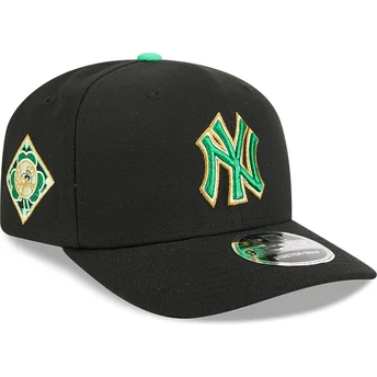 New Era Curved Brim 9SEVENTY Stretch Snap Saint Patrick's Day New York Yankees MLB Black Snapback Cap