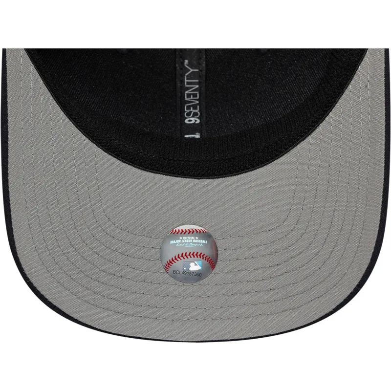 shapka-izvita-traker-tmnosin-snapbek-9seventy-stretch-snap-circle-spring-training-na-new-york-yankees-mlb-ot-new-era