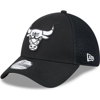 Шапка извита черна регулиран 39THIRTY Evergreen Neo на Chicago Bulls NBA от New Era