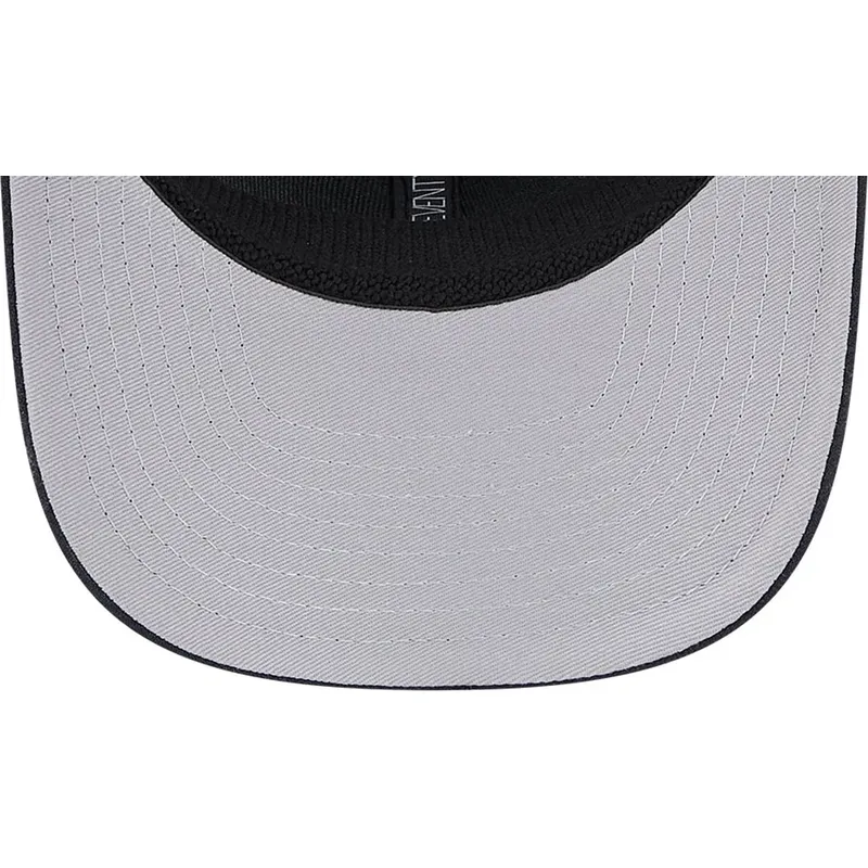 shapka-izvita-traker-tmnosin-snapbek-9seventy-stretch-snap-evergreen-na-atlanta-braves-mlb-ot-new-era