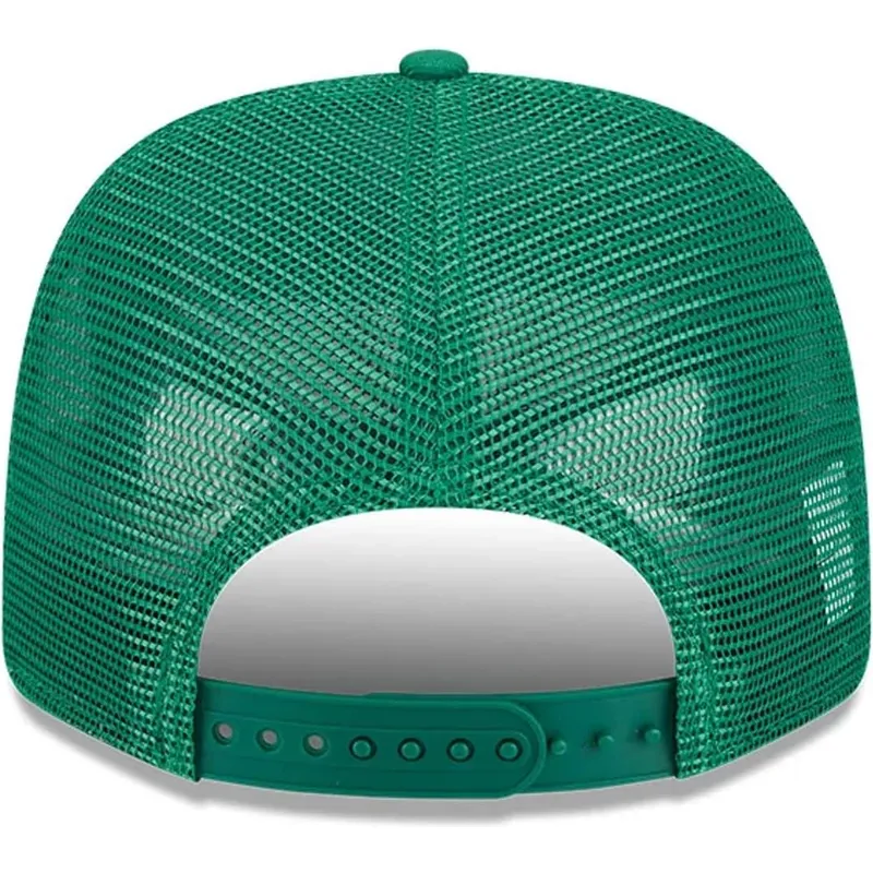 shapka-izvita-traker-zelena-snapbek-9seventy-stretch-snap-evergreen-na-boston-celtics-nba-ot-new-era