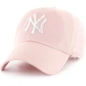 justerbar-lyserod-curved-kasket-clean-up-fra-new-york-yankees-mlb-af-47-brand