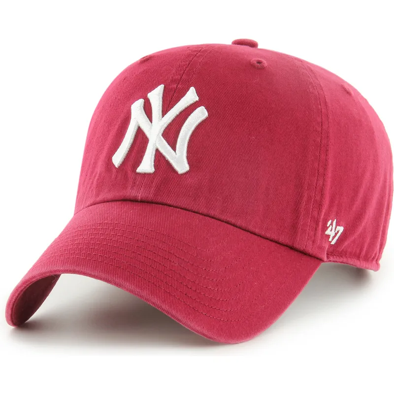 shapka-izvita-chervena-reguliruema-clean-up-na-new-york-yankees-mlb-ot-47-brand