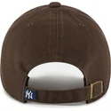 gorra-curva-marron-ajustable-con-logo-marron-clean-up-de-new-york-yankees-mlb-de-47-brand
