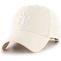 shapka-izvita-bezhov-snapbek-mvp-natural-na-new-york-yankees-mlb-ot-47-brand