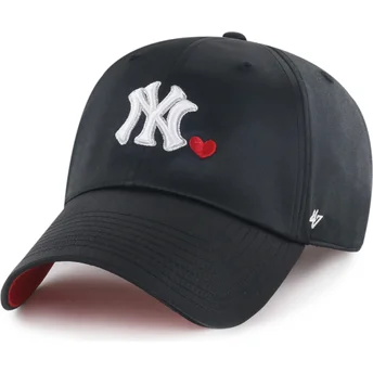 Шапка извита черна регулируема Clean Up With Love на New York Yankees MLB от 47 Brand