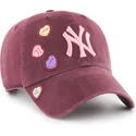 shapka-izvita-chervena-reguliruem-clean-up-candy-heart-na-new-york-yankees-mlb-ot-47-brand