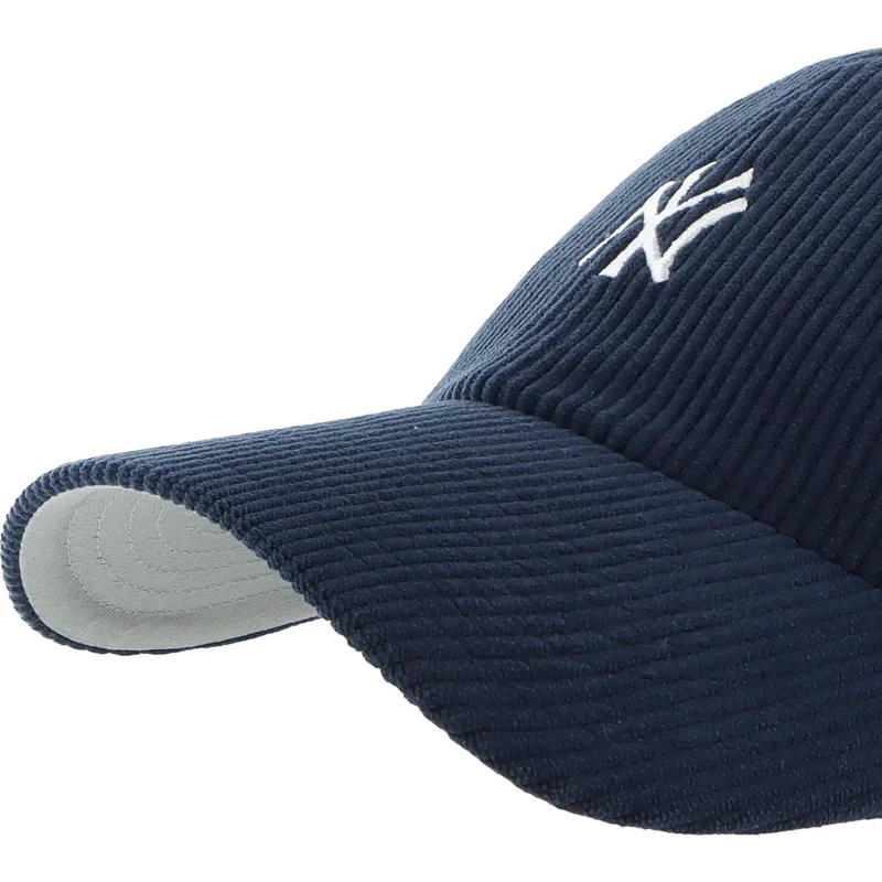 shapka-izvita-tmnosin-reguliruema-clean-up-cord-base-runner-na-new-york-yankees-mlb-ot-47-brand