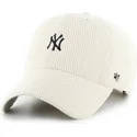 shapka-izvita-bezhov-reguliruema-clean-up-cord-base-runner-na-new-york-yankees-mlb-ot-47-brand