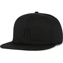 sort-flat-snapback-kasket-med-sort-captain-rl-contemporary-logo-af-new-york-yankees-mlb-fra-47-brand