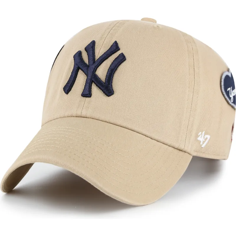 gorra-curva-khaki-ajustable-clean-up-badges-de-new-york-yankees-mlb-de-47-brand